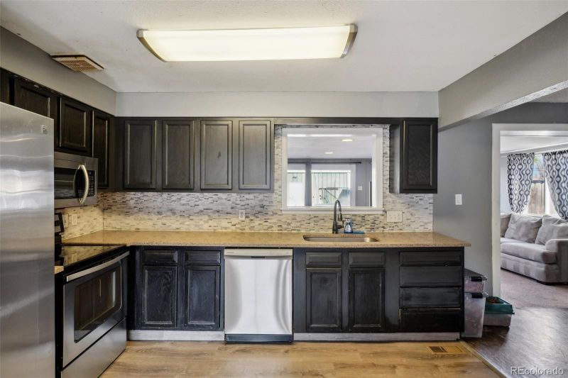 1988 Billings St, Aurora, CO 80011