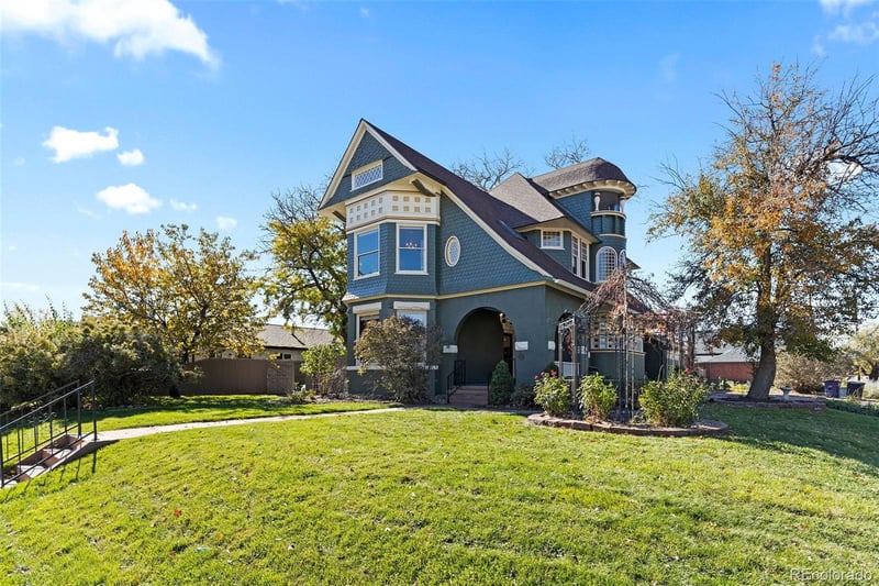 1389 Stuart St, Denver, CO 80204