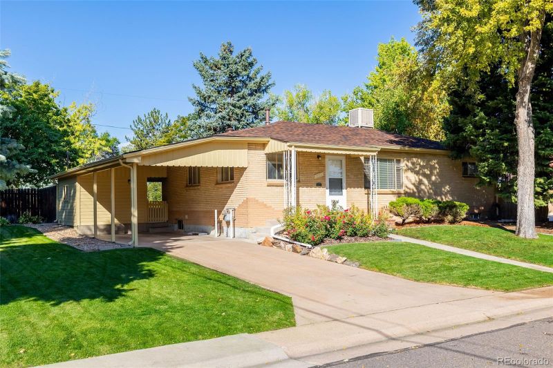 6245 S Sycamore St, Littleton, CO 80120