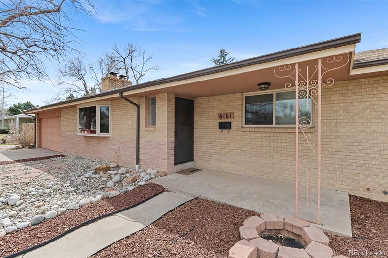6161 S Southwood Dr, Centennial, CO 80121
