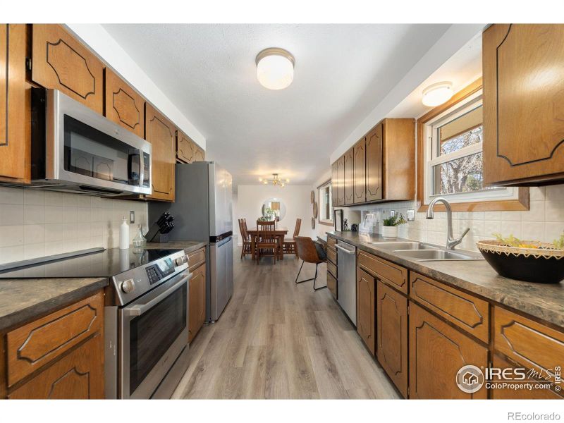 563 W 48th St, Loveland, CO 80538
