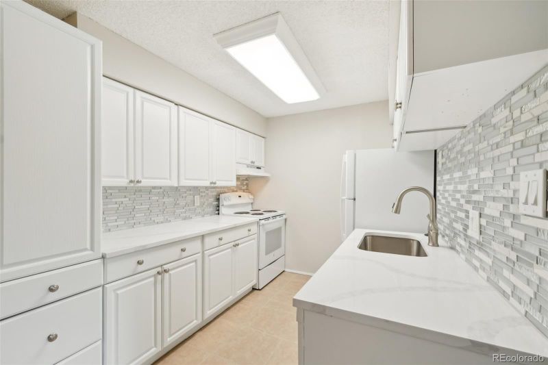 7395 E Quincy Ave #207, Denver, CO 80237