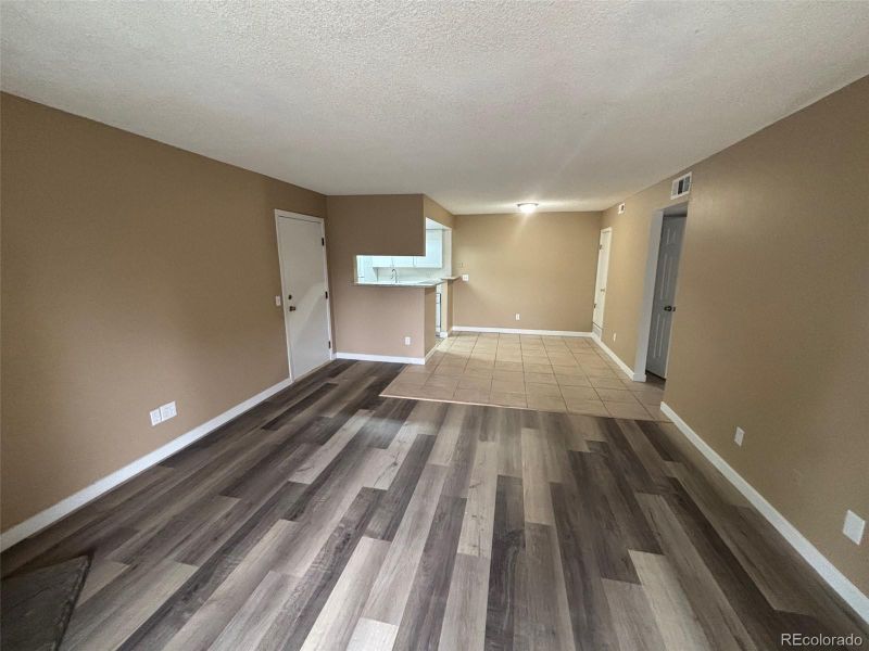 910 S Walden St #101, Aurora, CO 80017