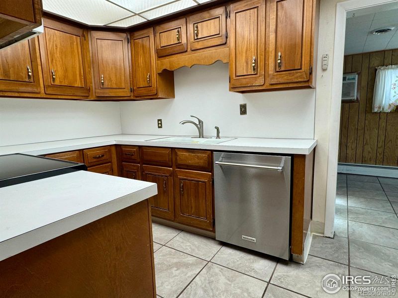 521 Mckinley St, Sterling, CO 80751