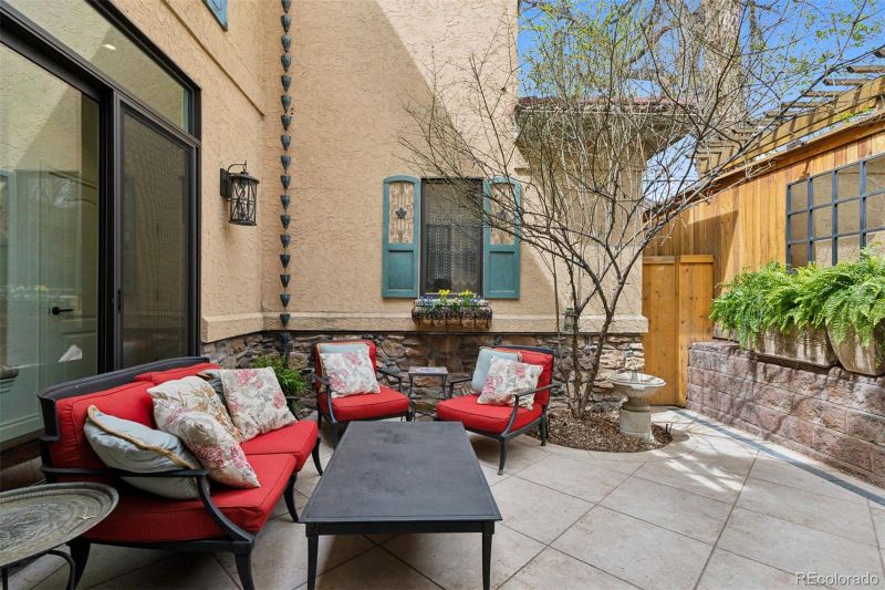 205 Jackson St, Denver, CO 80206