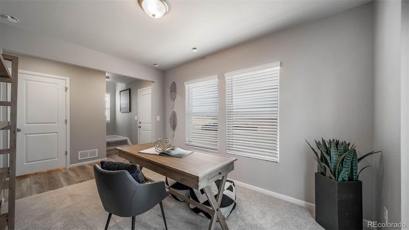 46565 Avery Ln, Bennett, CO 80022