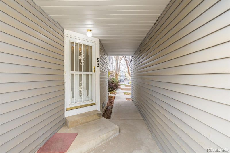 93 S Nome St, Aurora, CO 80012
