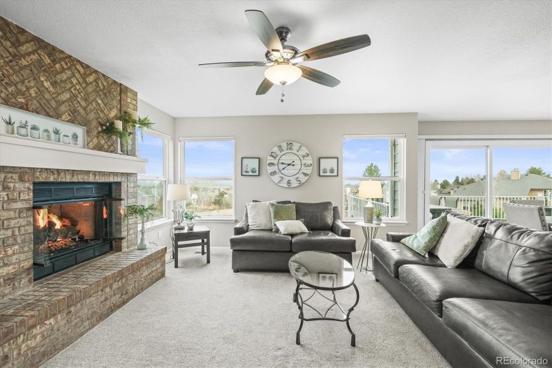 9471 Chesapeake St, Highlands Ranch, CO 80126