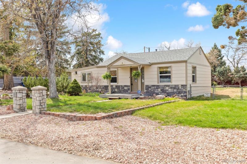 25 Kendall St, Lakewood, CO 80226