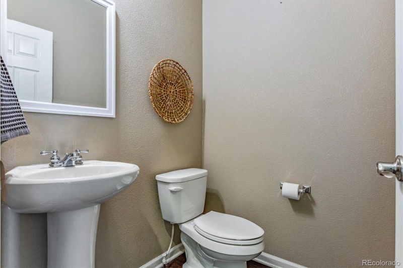 23838 E Alamo Pl, Aurora, CO 80016