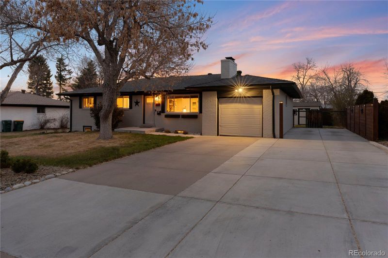 335 W Peakview Ave, Littleton, CO 80120