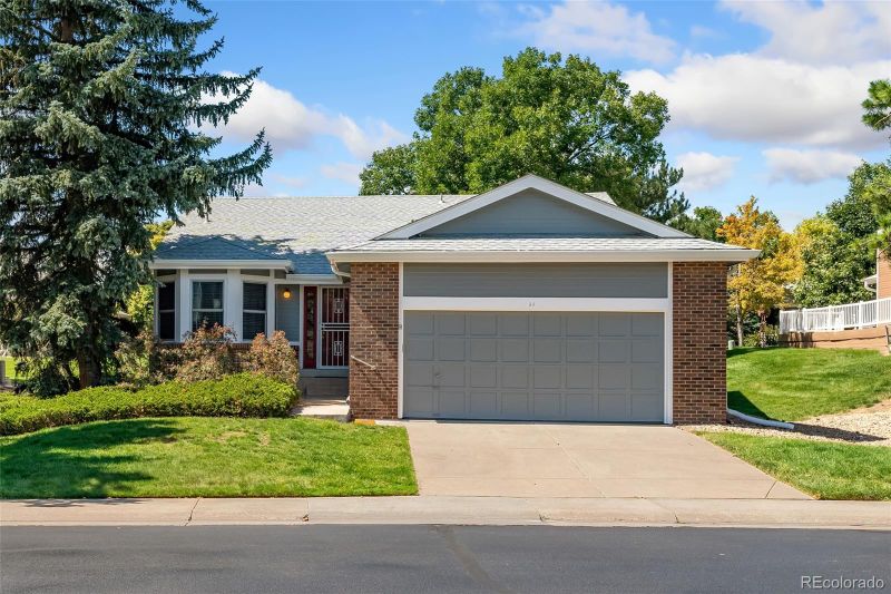 11 Canongate Ln, Highlands Ranch, CO 80130