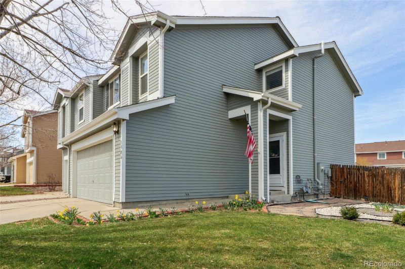 5386 S Picadilly Ct, Aurora, CO 80015
