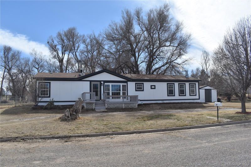 94 Yucca Dr, Rocky Ford, CO 81067