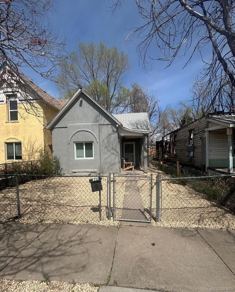 621 E 2nd St, Pueblo, CO 81003