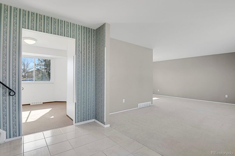 7604 S Vine St, Centennial, CO 80122