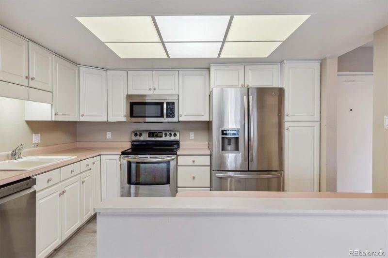 14091 E Marina Dr #204, Aurora, CO 80014