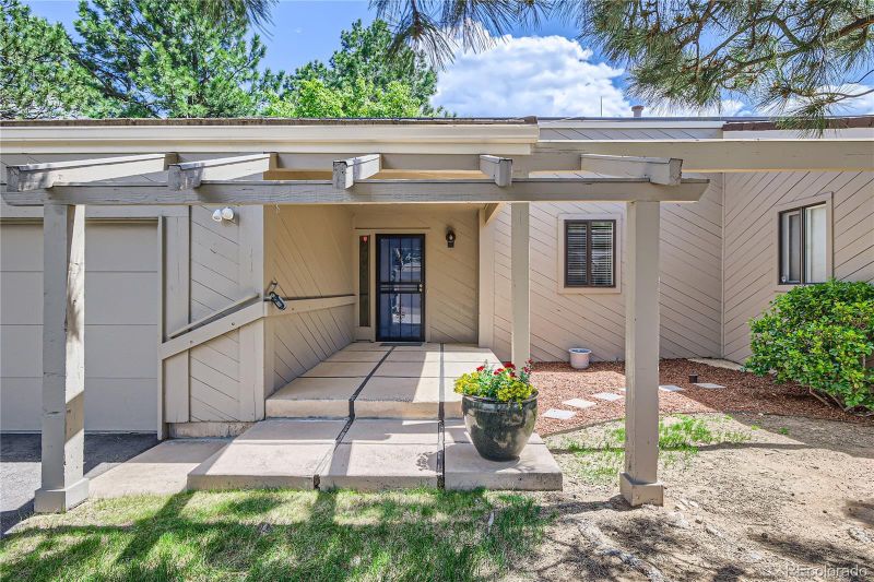 2633 Spring Grv, Colorado Springs, CO 80906