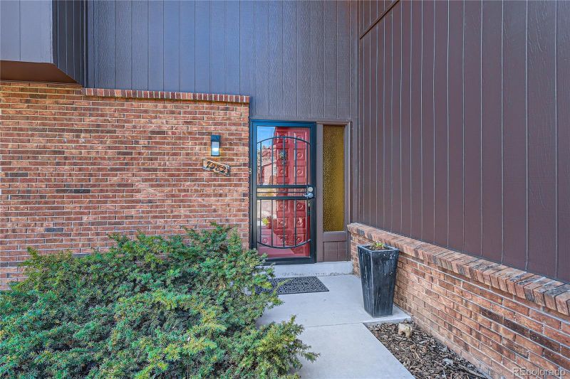 7982 S Vance St, Littleton, CO 80128