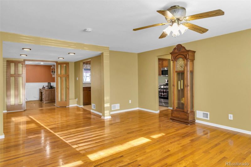 760 Hanover St, Aurora, CO 80010