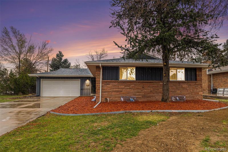 5904 S Logan St, Centennial, CO 80121