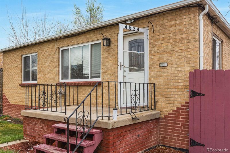 4624 S Lincoln St, Englewood, CO 80113
