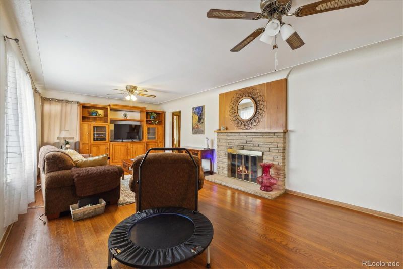 615 Estes St, Lakewood, CO 80215