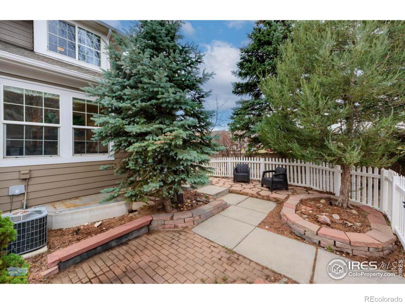 737 Snowberry St, Longmont, CO 80503