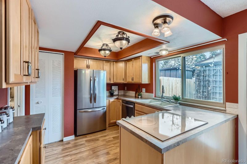 431 S Balsam St, Lakewood, CO 80226