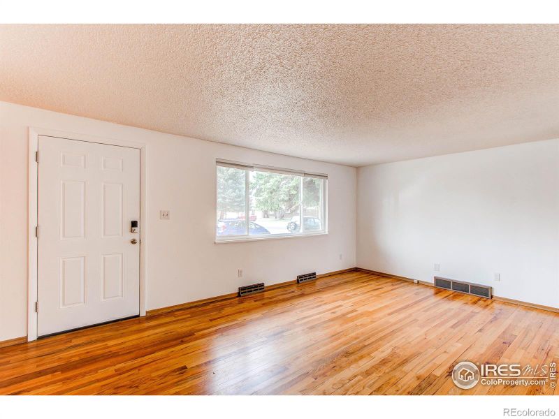 312 Buckley Dr, Longmont, CO 80501