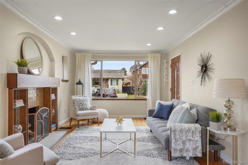 2644 N Glencoe St, Denver, CO 80207
