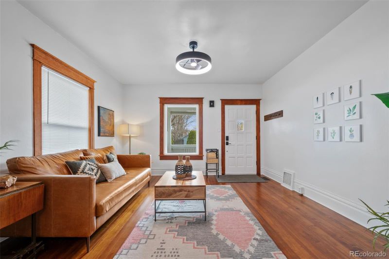 3057 S Fox St, Englewood, CO 80110