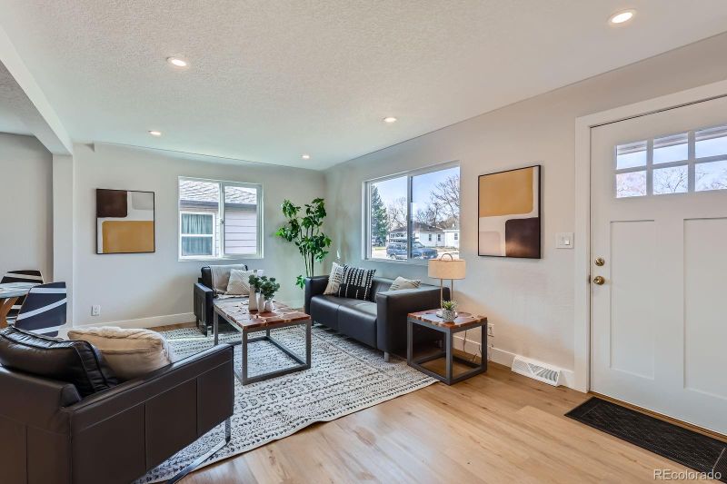 4870 Vallejo St, Denver, CO 80221