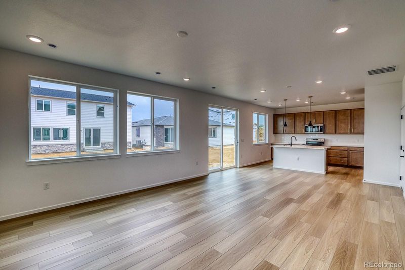 2142 S Irvington St, Aurora, CO 80018