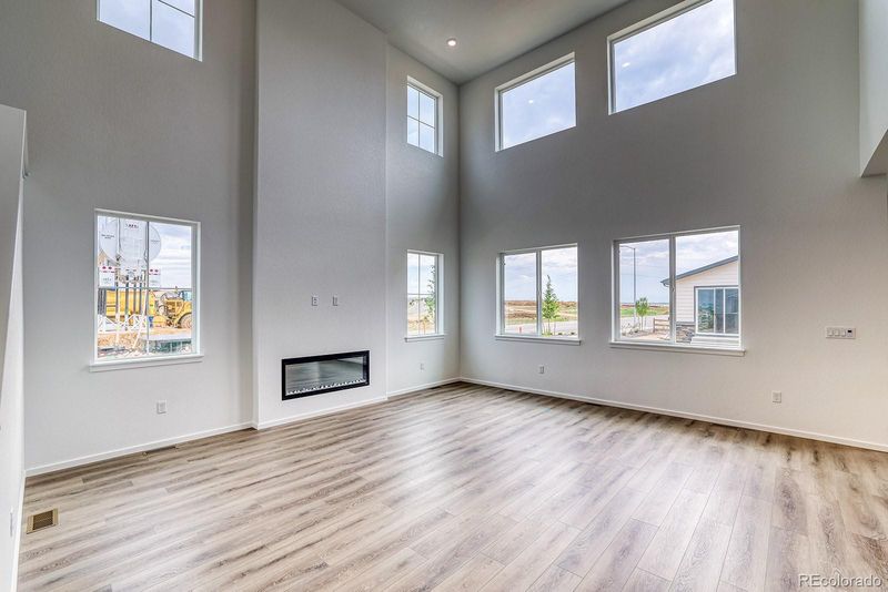2197 S Jackson Gap St, Aurora, CO 80018