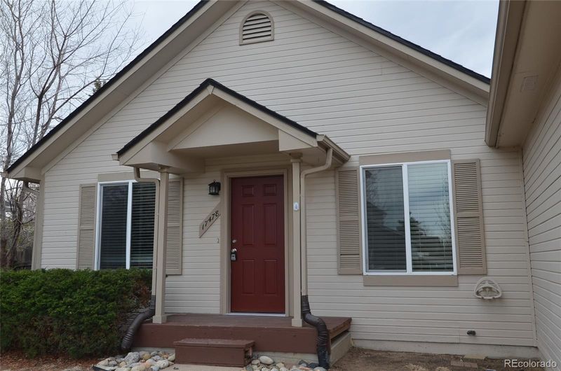 17478 E Whitaker Dr, Aurora, CO 80015