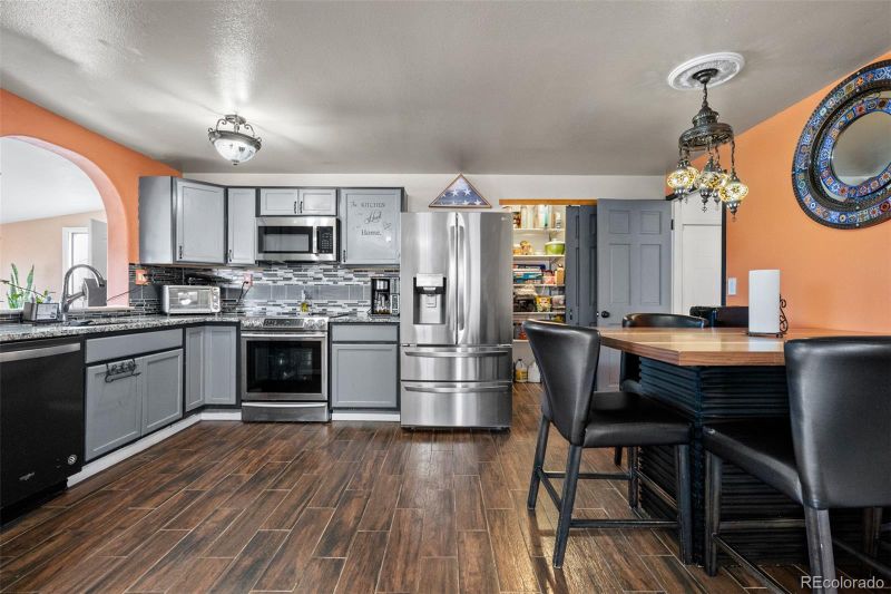 125 Mckinley Dr, Bennett, CO 80102