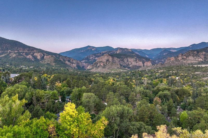 1516 Mesa Ave, Colorado Springs, CO 80906