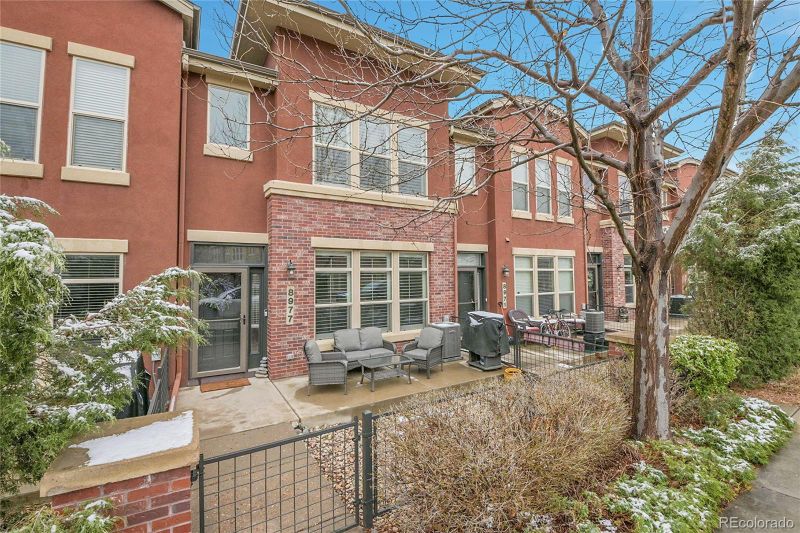 8977 E Otero Pl, Centennial, CO 80112