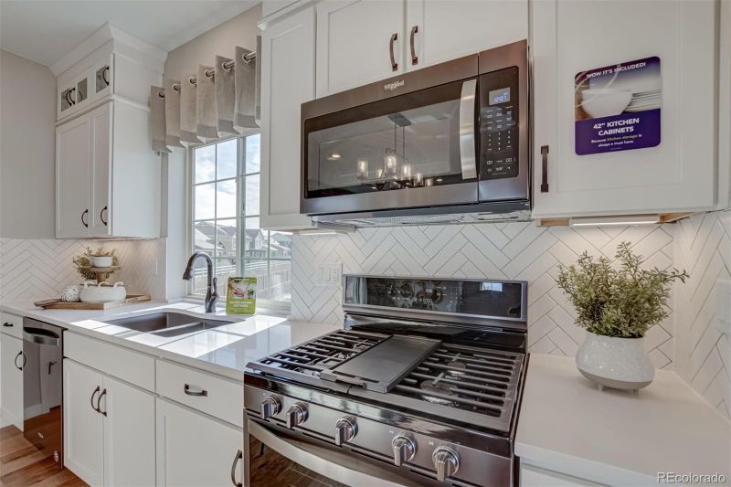 1152 Sugarloaf Ln, Erie, CO 80516