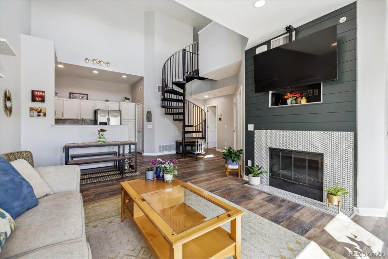 8707 E Florida Ave #814, Denver, CO 80247