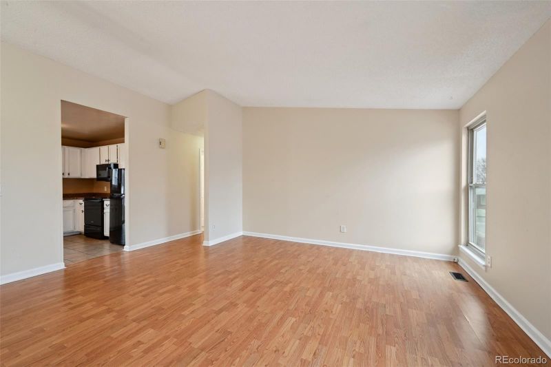 2060 S Ventura St, Aurora, CO 80013