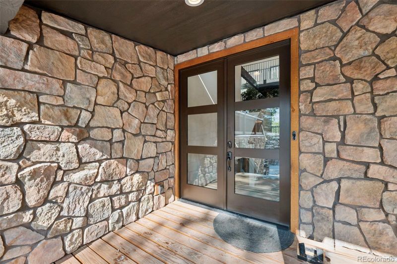 707 Sun Ridge Cir, Palmer Lake, CO 80133