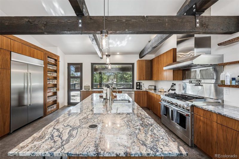 707 Sun Ridge Cir, Palmer Lake, CO 80133