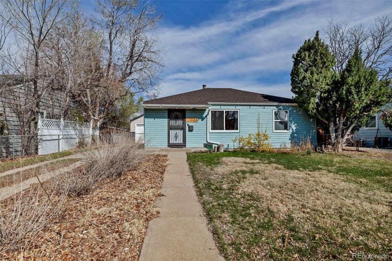 1108 Roslyn St, Denver, CO 80220