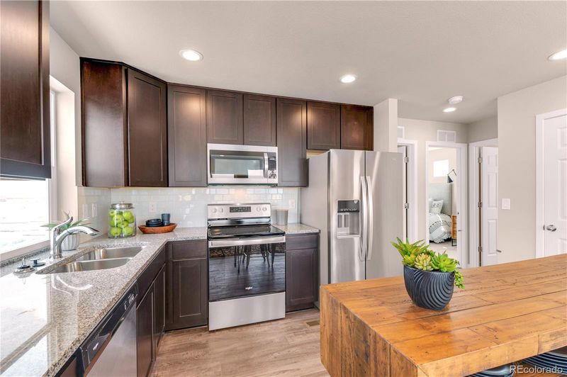 46550 Avery Ln, Bennett, CO 80102
