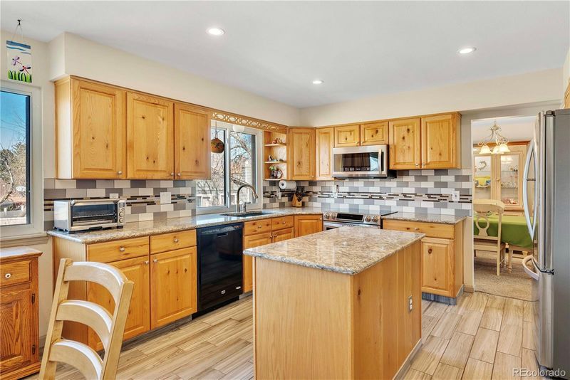 749 S Dearborn Ct, Aurora, CO 80012