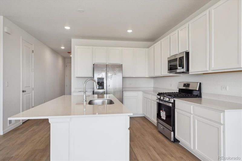 4704 Short Horn Dr, Johnstown, CO 80534