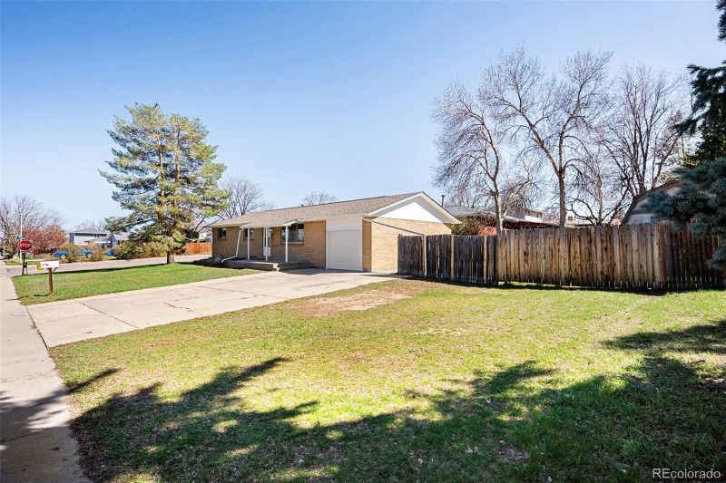 10868 W Marlowe Ave, Littleton, CO 80127
