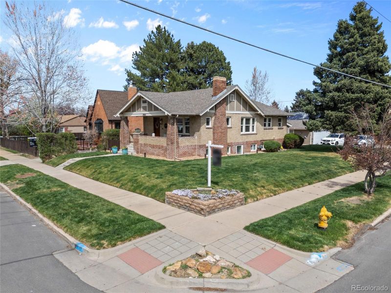 2900 Clermont St, Denver, CO 80207